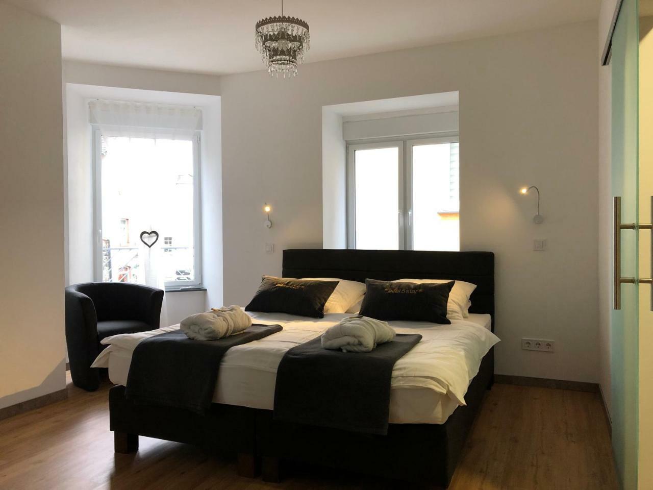 Апартаменты Eifel5Star - Burgfriedstrasse Даун Экстерьер фото